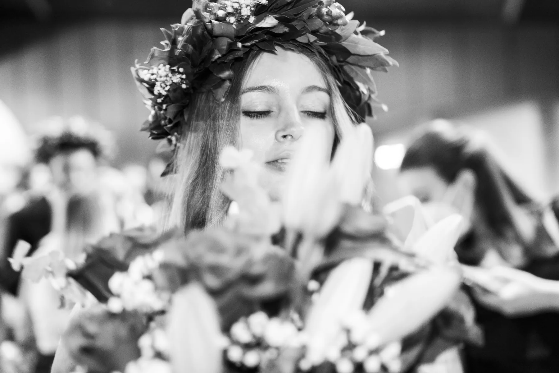 Neolaureata con la corona d’alloro, foto in bianco e nero