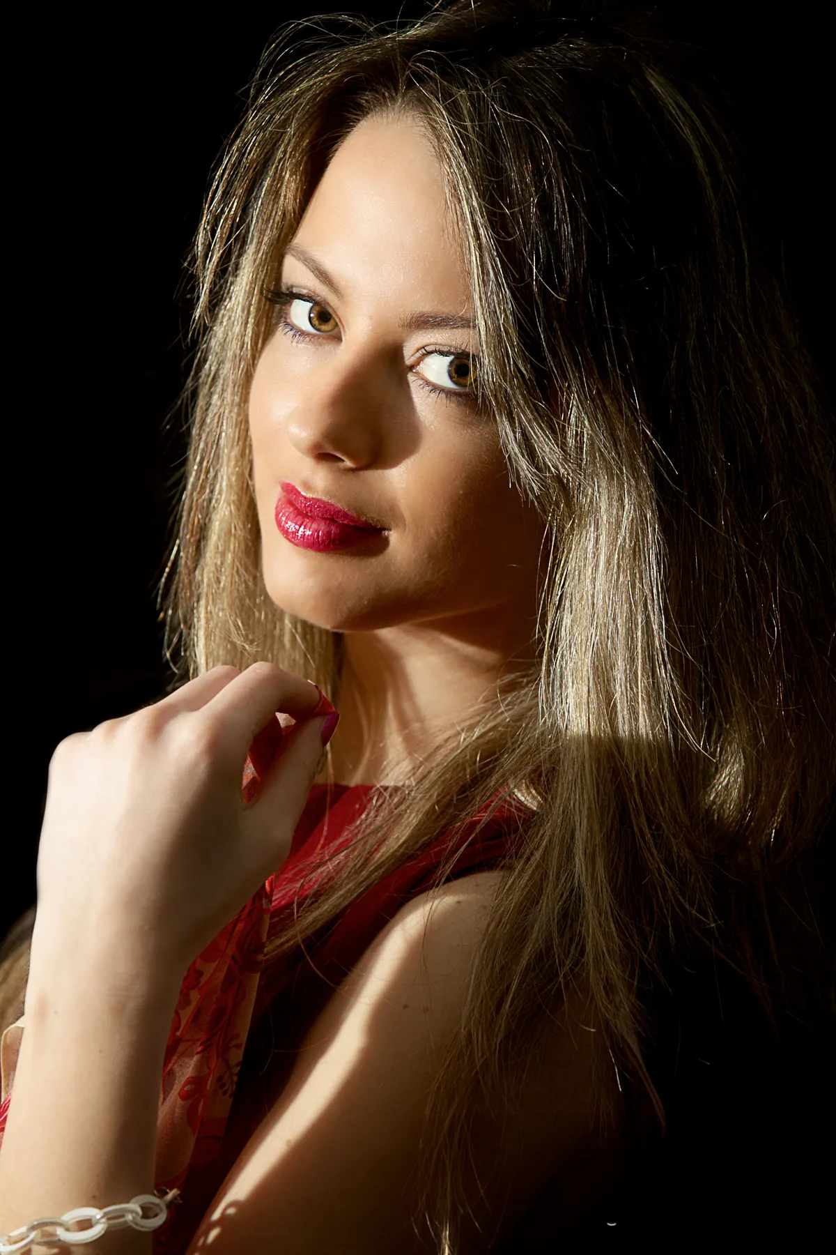 Ritratto di donna con luce calda