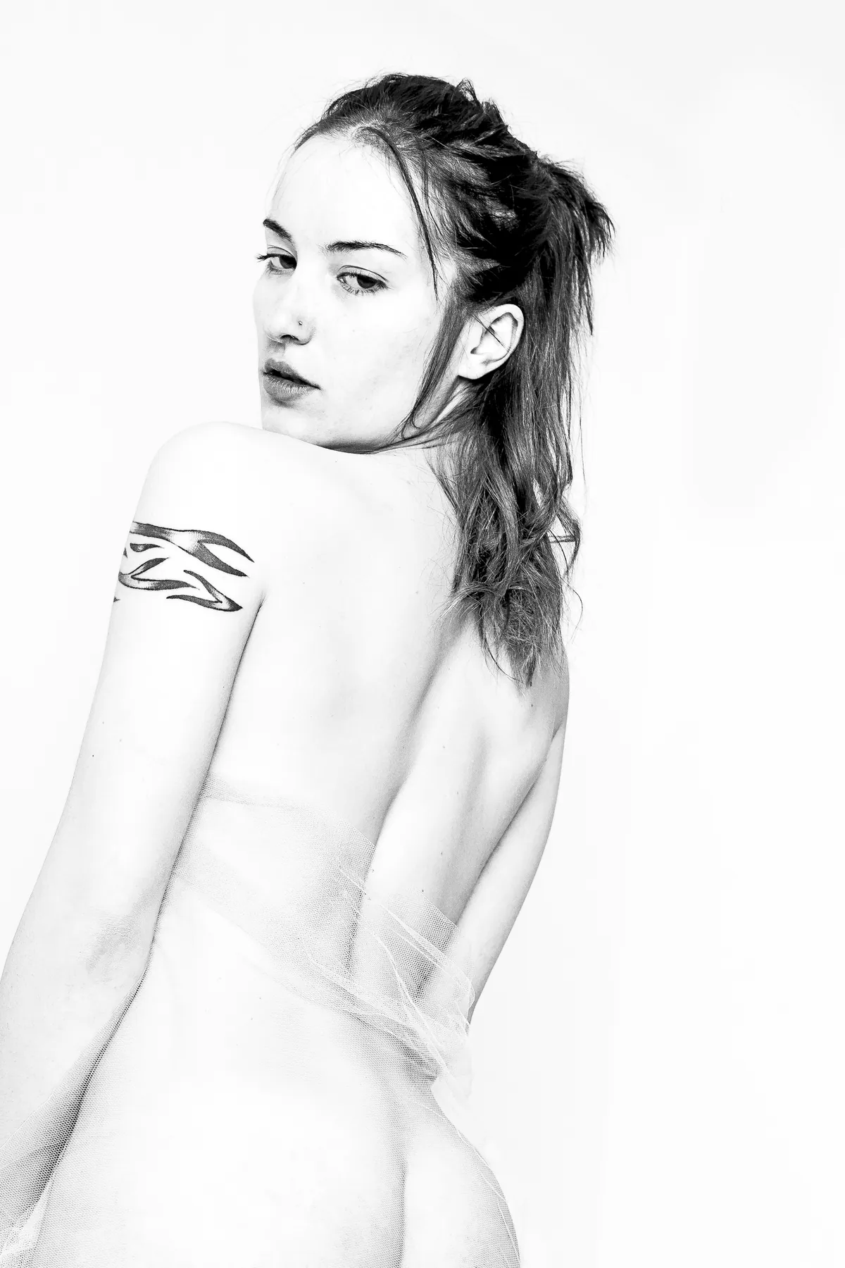 Nudo di schiena in high key